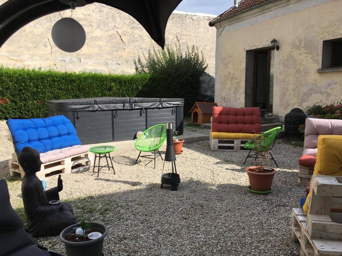 L Auberge Du Lion D Or Nanteuil-sur-Marne Kültér fotó