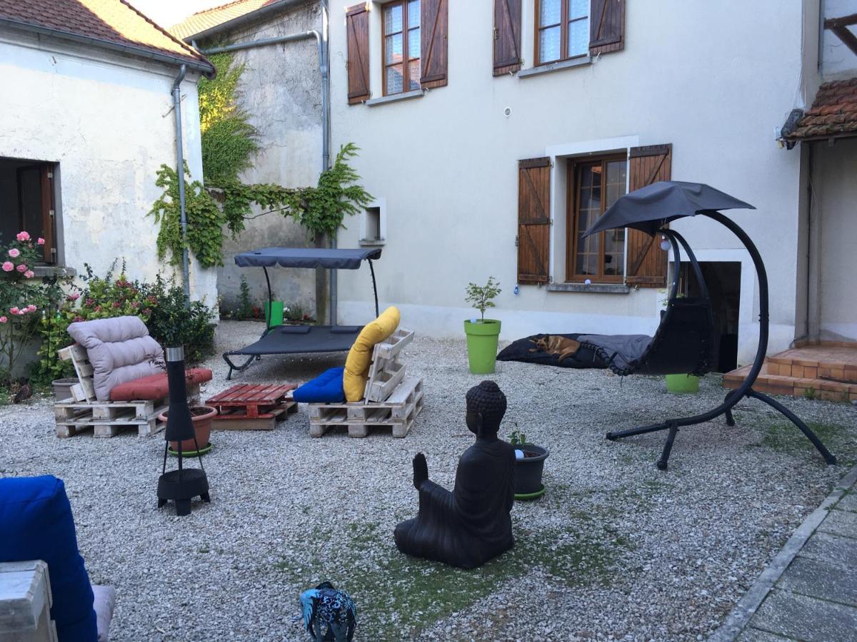 L Auberge Du Lion D Or Nanteuil-sur-Marne Kültér fotó